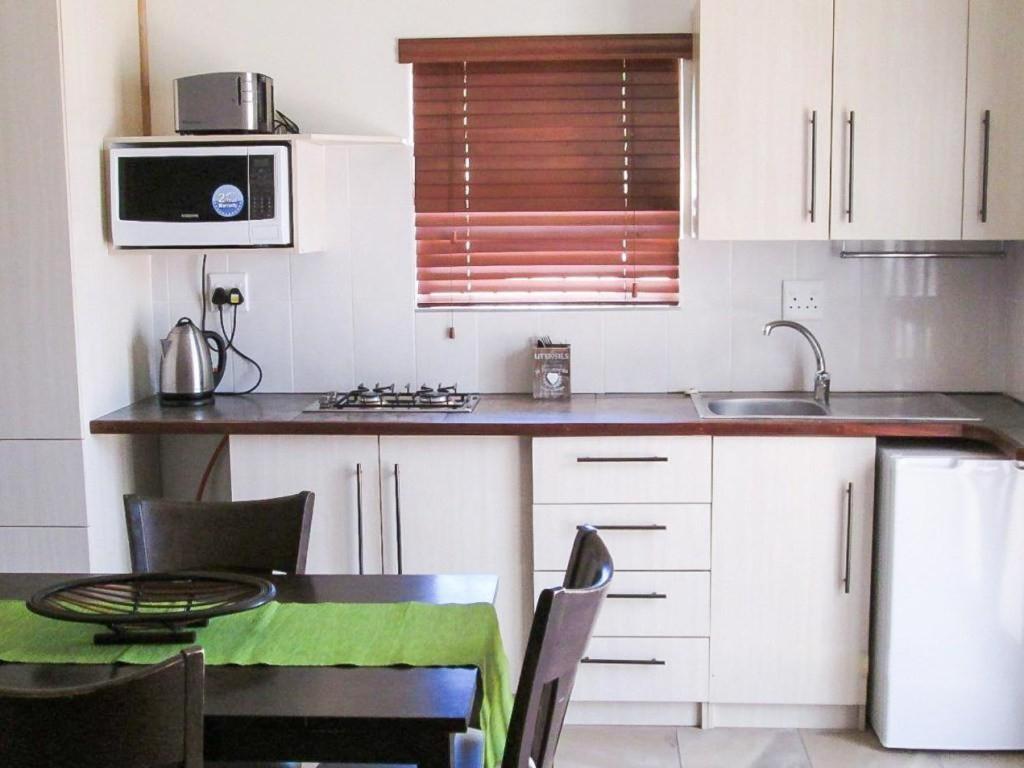 12 On Beach Guest House Saldanha Bay المظهر الخارجي الصورة